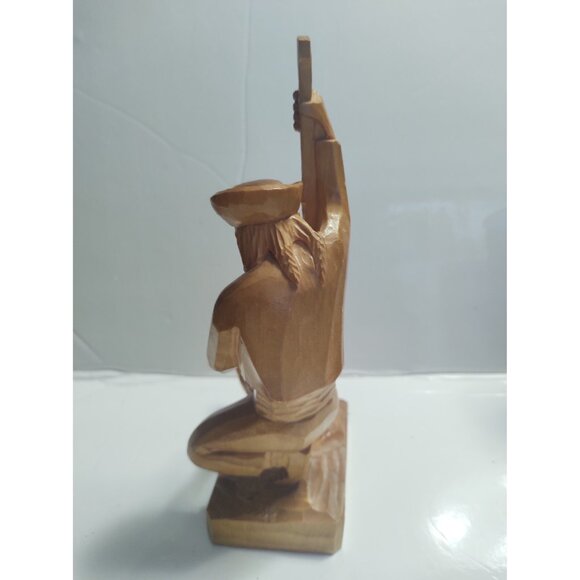 Vintage Quebec Folk Art Wood Carving 9" 1960's Pioneer with Axe - Picture 3 of 8